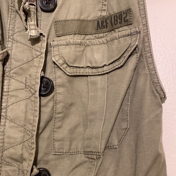 Abercrombie & Fitch 100% cotton green vest . Very good condition - Picture 6 of 12